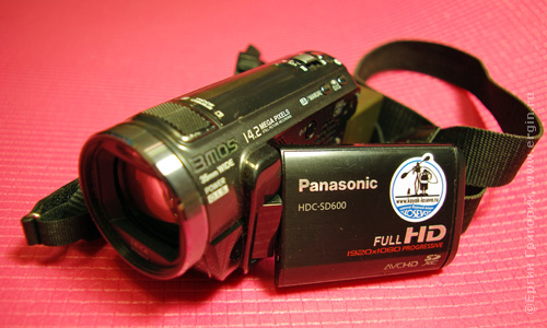 FullHD камера Panasonic c записью на флеш-карту