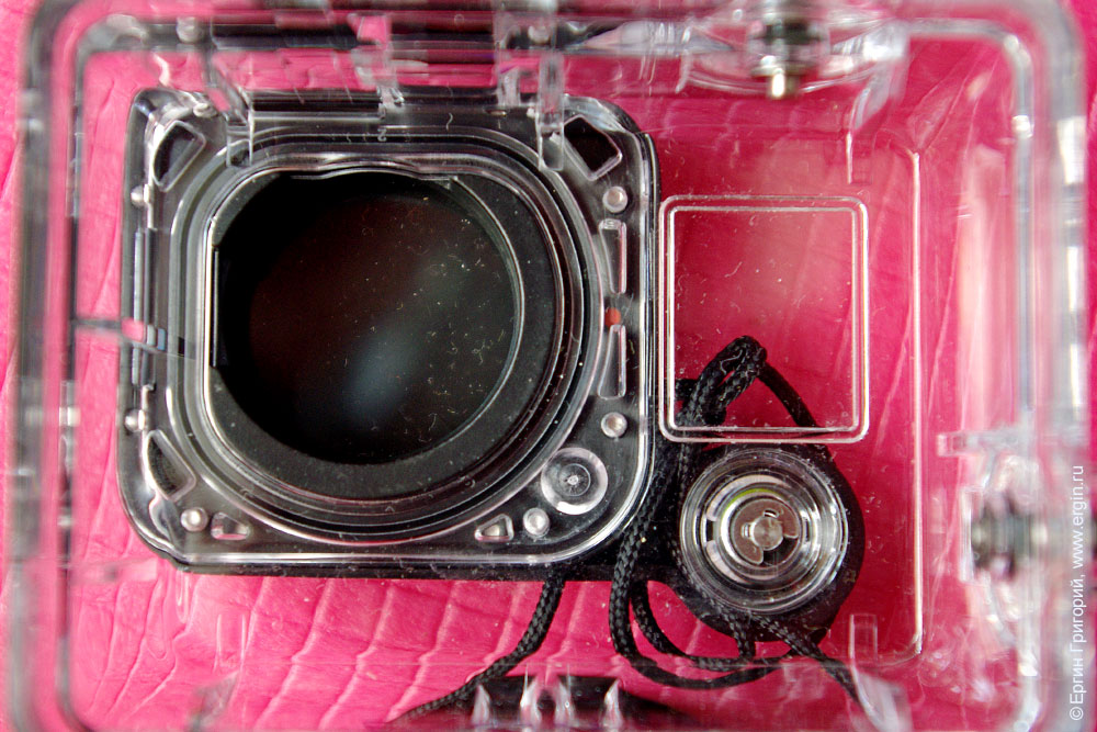 Оранжевая точка индикатор термокольца на корпусе аквабокса GoPro 