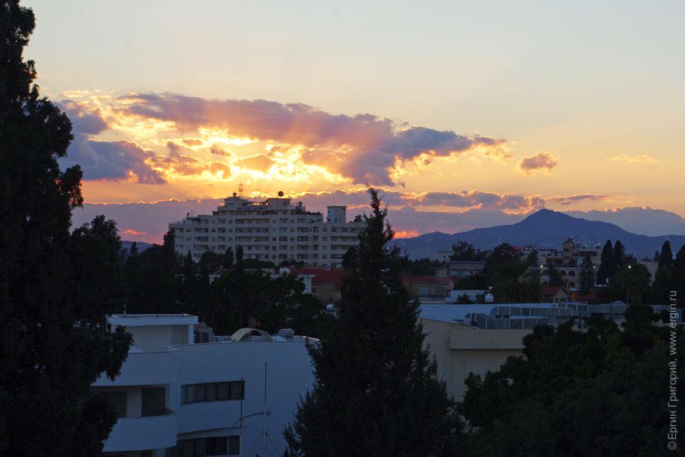 Закат над Ларнакой Кипр