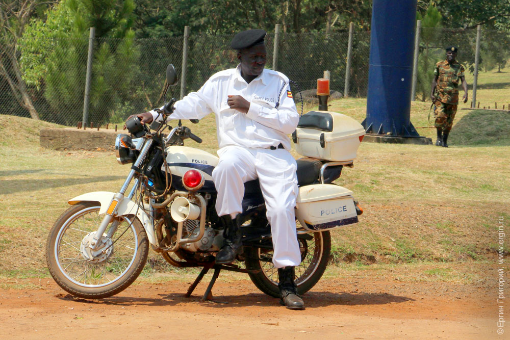 Угандийский полицейский в Джинджа