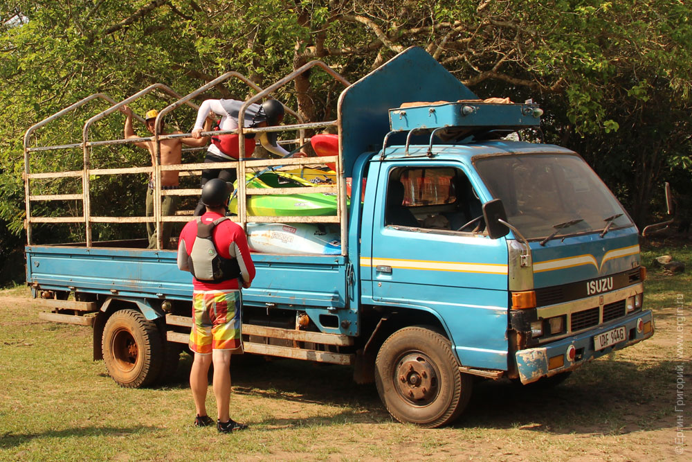 Транспорт Уганды трак грузовик