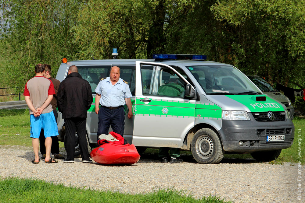 Полиция Германии помогает русским каякерам