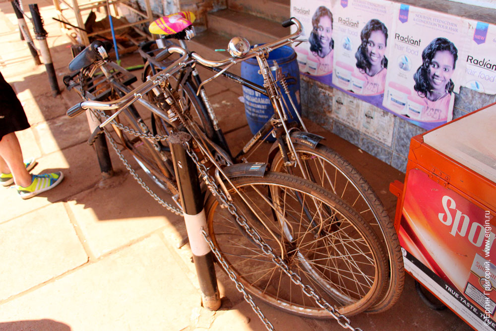 Старинные велосипеды в Уганде