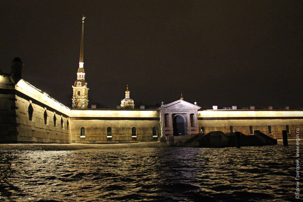 Петропавловская крепость с воды фото с каяка