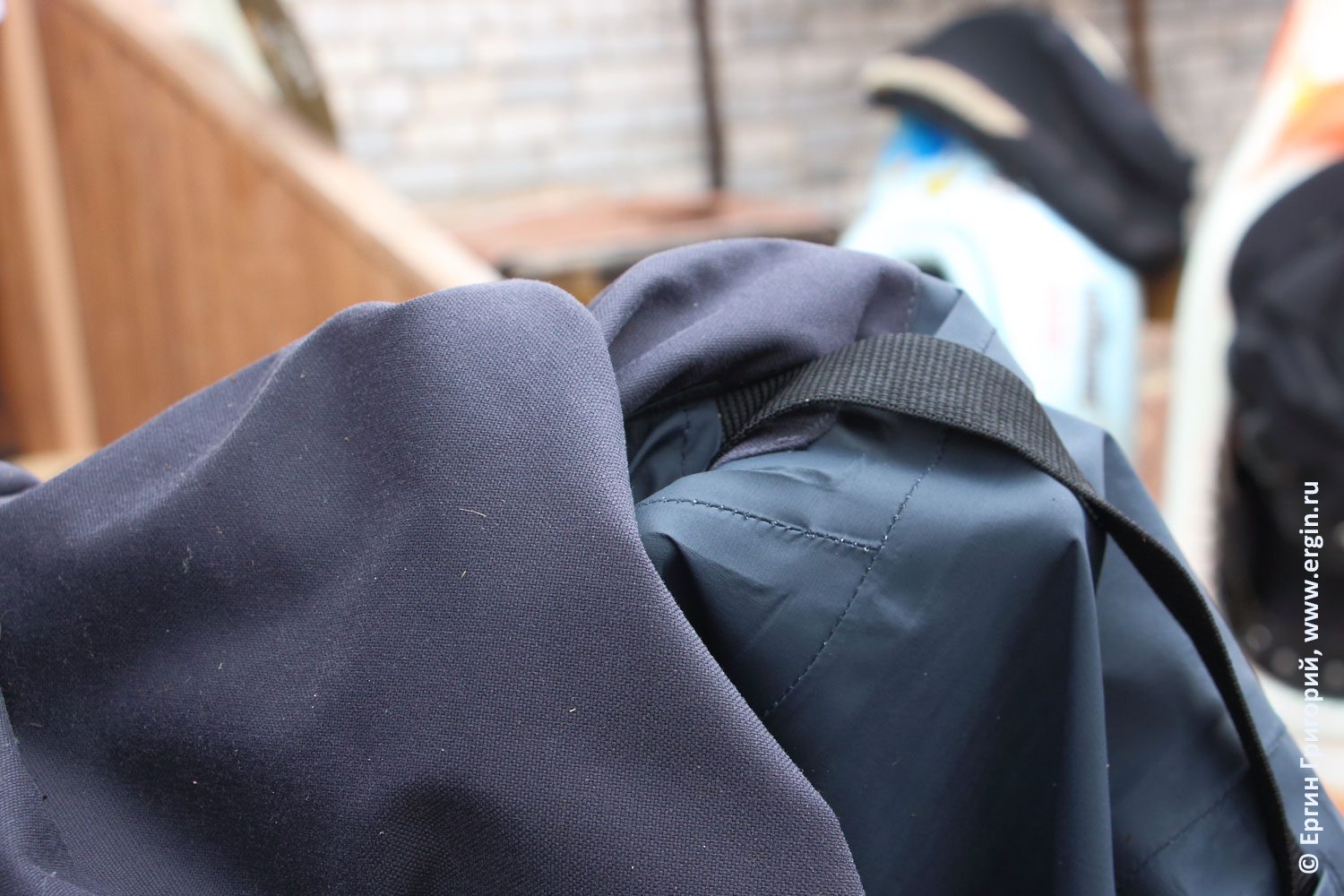 Два вида ткани мембранная и кордура для сухого костюма водника каякера байдарочника российского бренда "Вода"