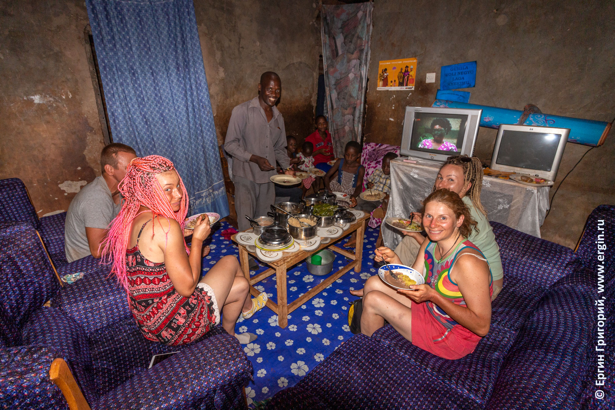 В гостях у Стива, местного жителя Уганды и его семьи