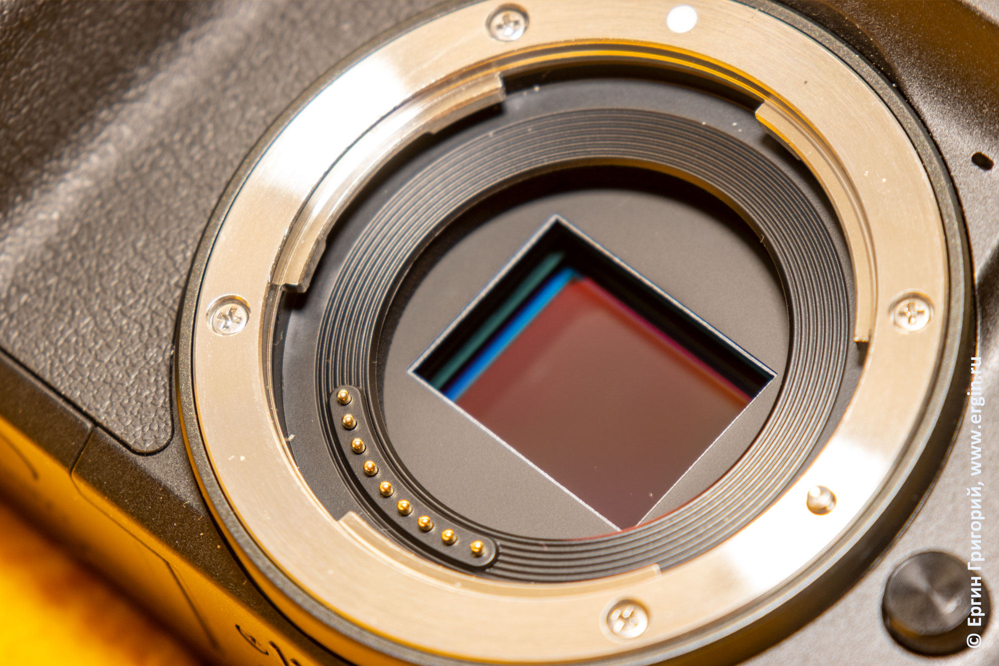 Canon EOS-M открытая матрица без защиты