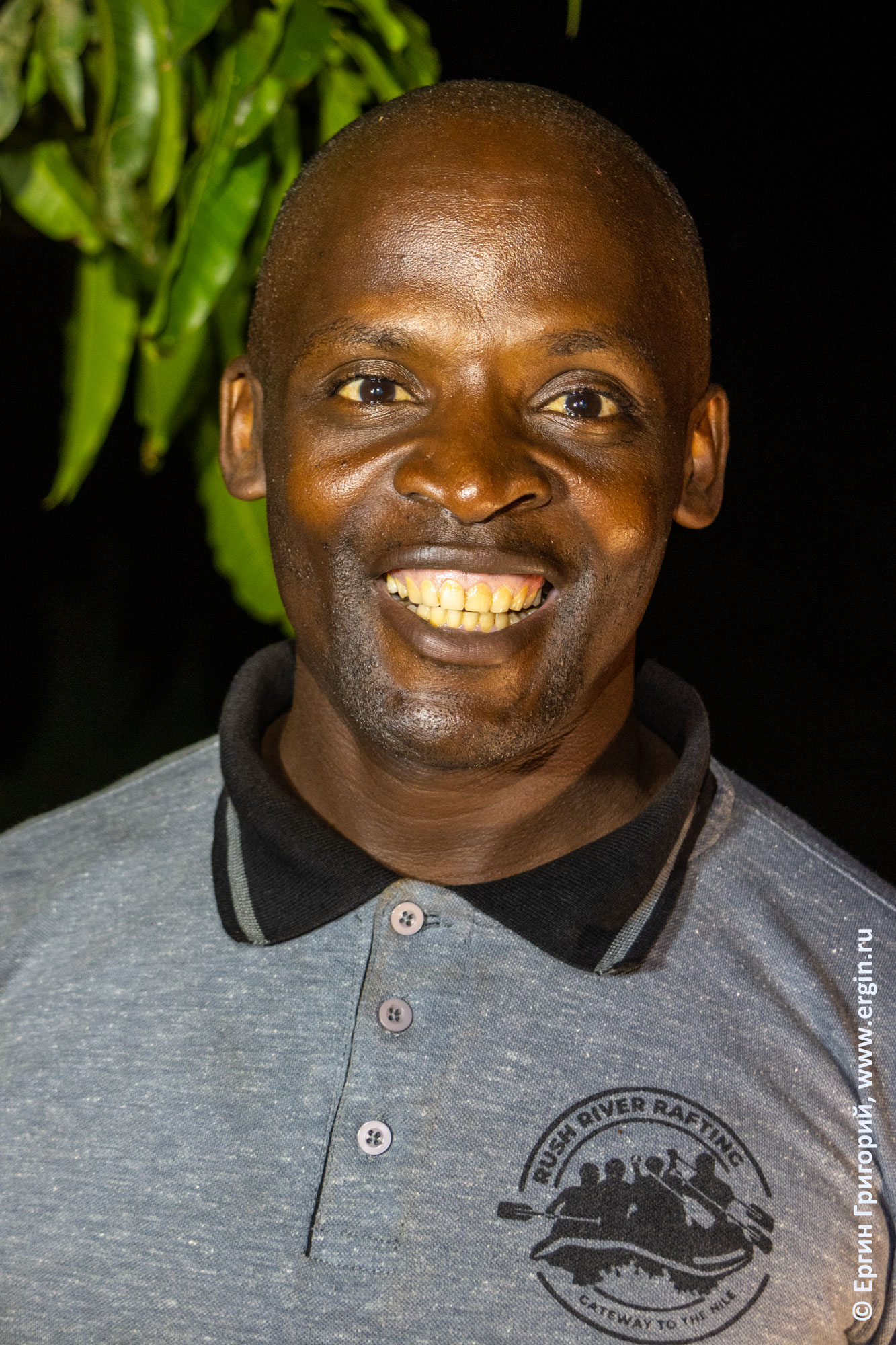 Стив - основатель компании, организующей прогулки на рафтах по Нилу в Уганде