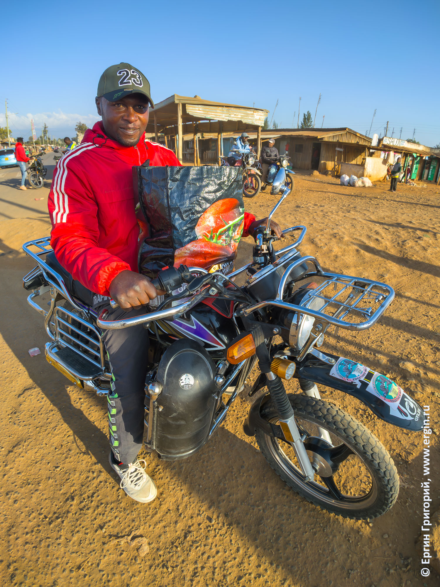 Бода (таксист-мотоциклист) в Кении 