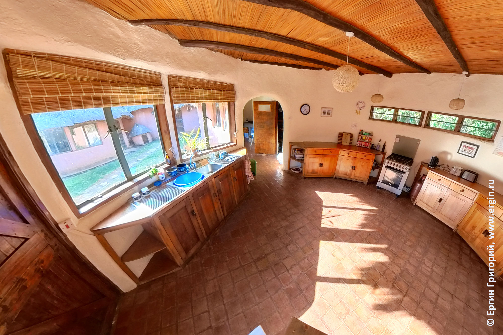 Кухня в доме-замке в Кении